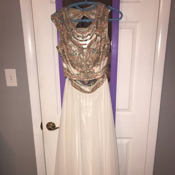 Shail K. Prom Dress - Picture 6 of 8